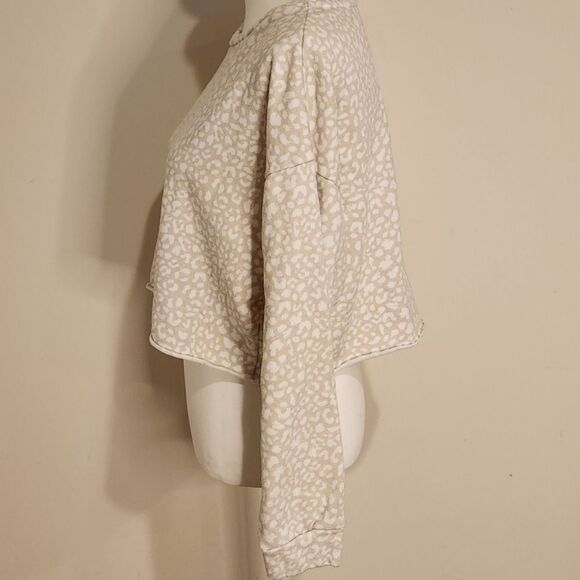 Colsie Fleece Crop Sweatshirt! - Picture 11 of 13